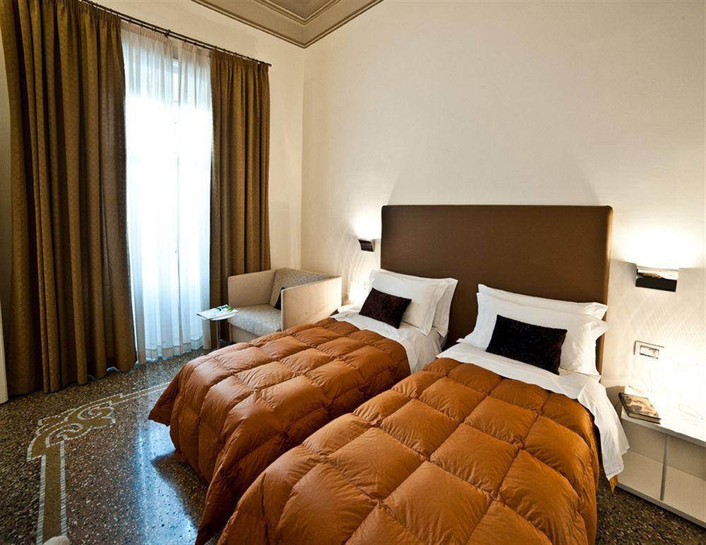 Town House Cavour Bed & Breakfast Reggio di Calabria Ngoại thất bức ảnh